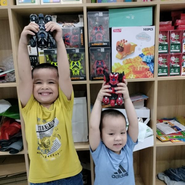 Ô Tô Đồ Chơi Siêu Xe Quái Thú F1 bắn ra 2 xe máy, oto kim loại 3 trong 1