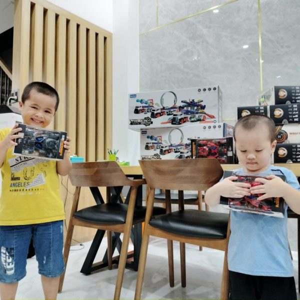 Ô Tô Đồ Chơi Siêu Xe Quái Thú F1 bắn ra 2 xe máy, oto kim loại 3 trong 1